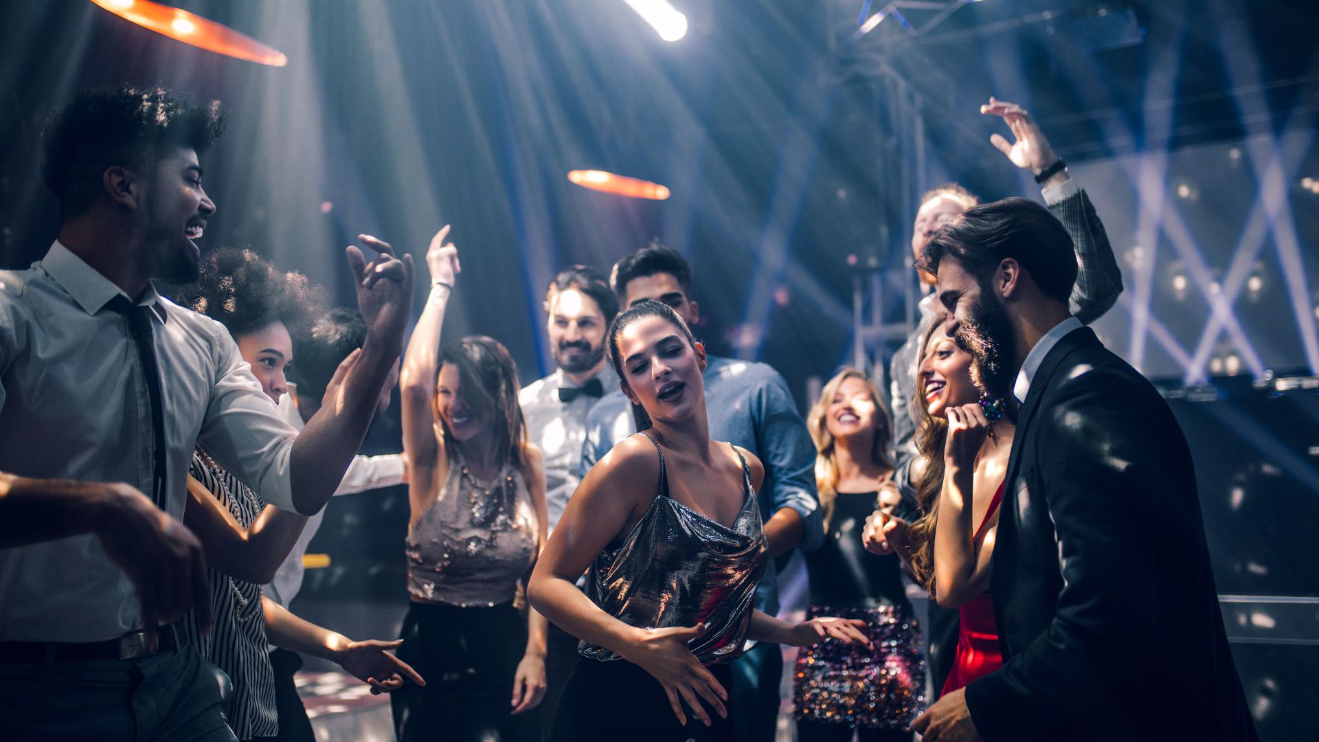 Understanding the Role of Lighting Design in Enhancing Wedding Dance Floors
